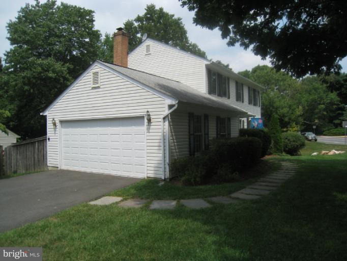 10000 Marshall Pond Road Burke, VA 22015 - Photo 4 of 30 Exterior (General)