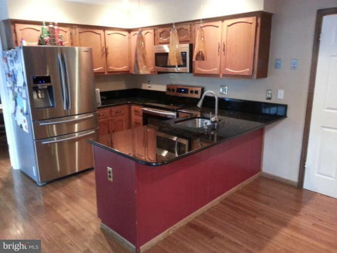 10000 Marshall Pond Road Burke, VA 22015 - Photo 7 of 30 Kitchen