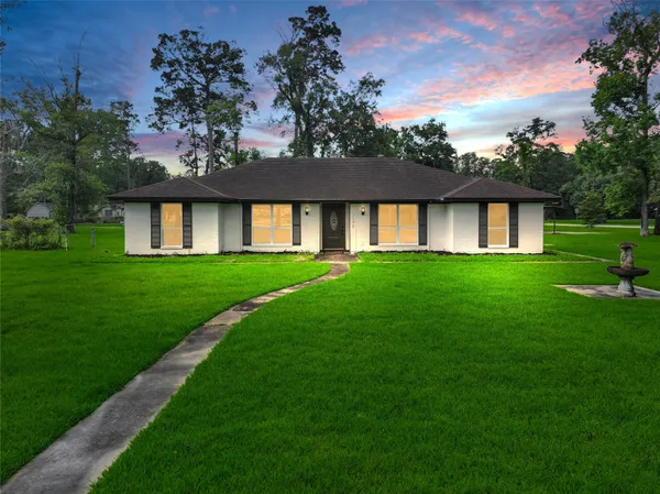 $279,000 | 13595 Leaning Oaks Drive, Beaumont, TX 77713