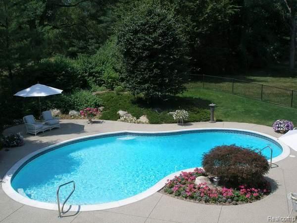 32425 Bingham Road Franklin, MI 48025 - Photo 12 of 13 Pool & Yard View