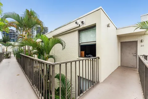 $248,750 | 20200 West Country Club Drive, Unit PH20, Aventura, FL 33180