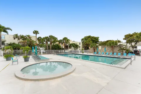 $248,750 | 20200 West Country Club Drive, Unit PH20, Aventura, FL 33180