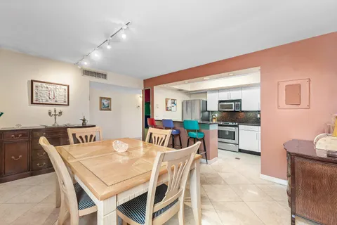 $248,750 | 20200 West Country Club Drive, Unit PH20, Aventura, FL 33180