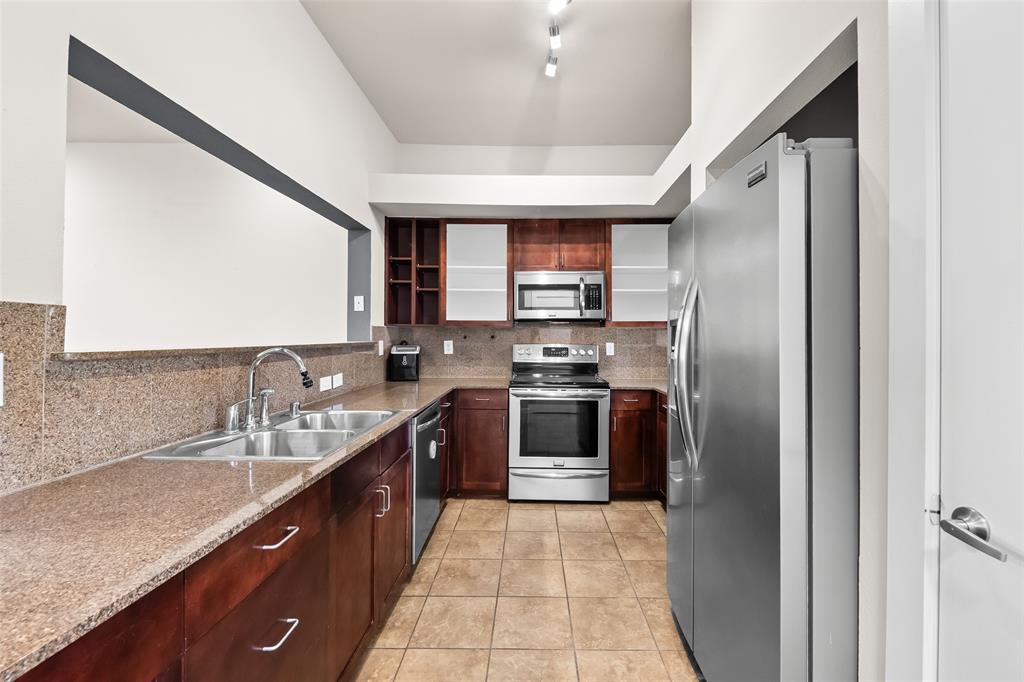 6927 Sumner Street The Colony, TX 75056 - Photo 6 of 24