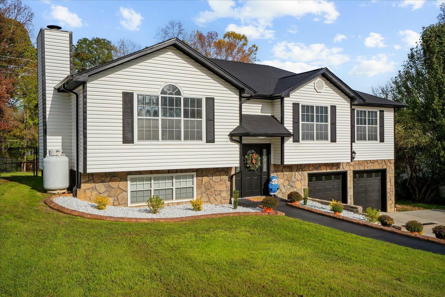 1904 Ridgefield Way Dalton, GA 30720 - Photo 3 of 63 tempImagetSYW9H
