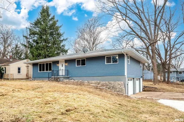 $250,000 | 203 Eaton Avenue, Bartonville, IL 61607