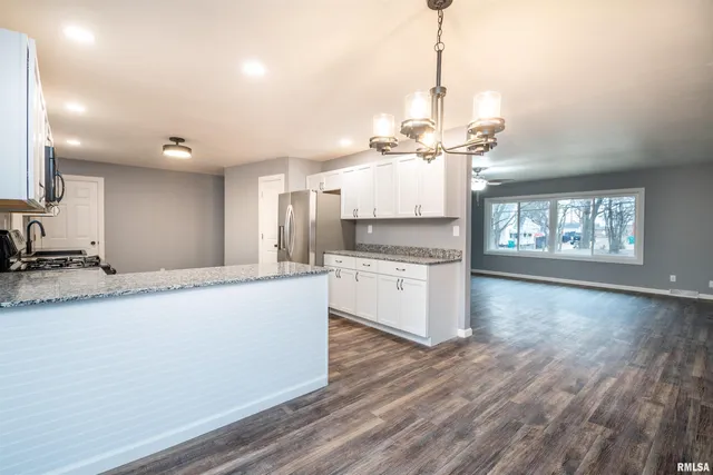 $250,000 | 203 Eaton Avenue, Bartonville, IL 61607