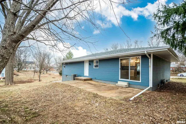 $250,000 | 203 Eaton Avenue, Bartonville, IL 61607