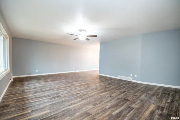 $229,900 | 203 Eaton Avenue, Bartonville, IL 61607