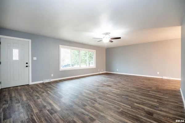 $229,900 | 203 Eaton Avenue, Bartonville, IL 61607