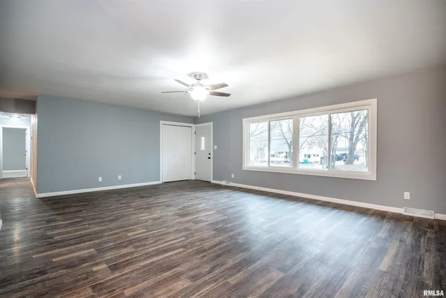 $250,000 | 203 Eaton Avenue, Bartonville, IL 61607