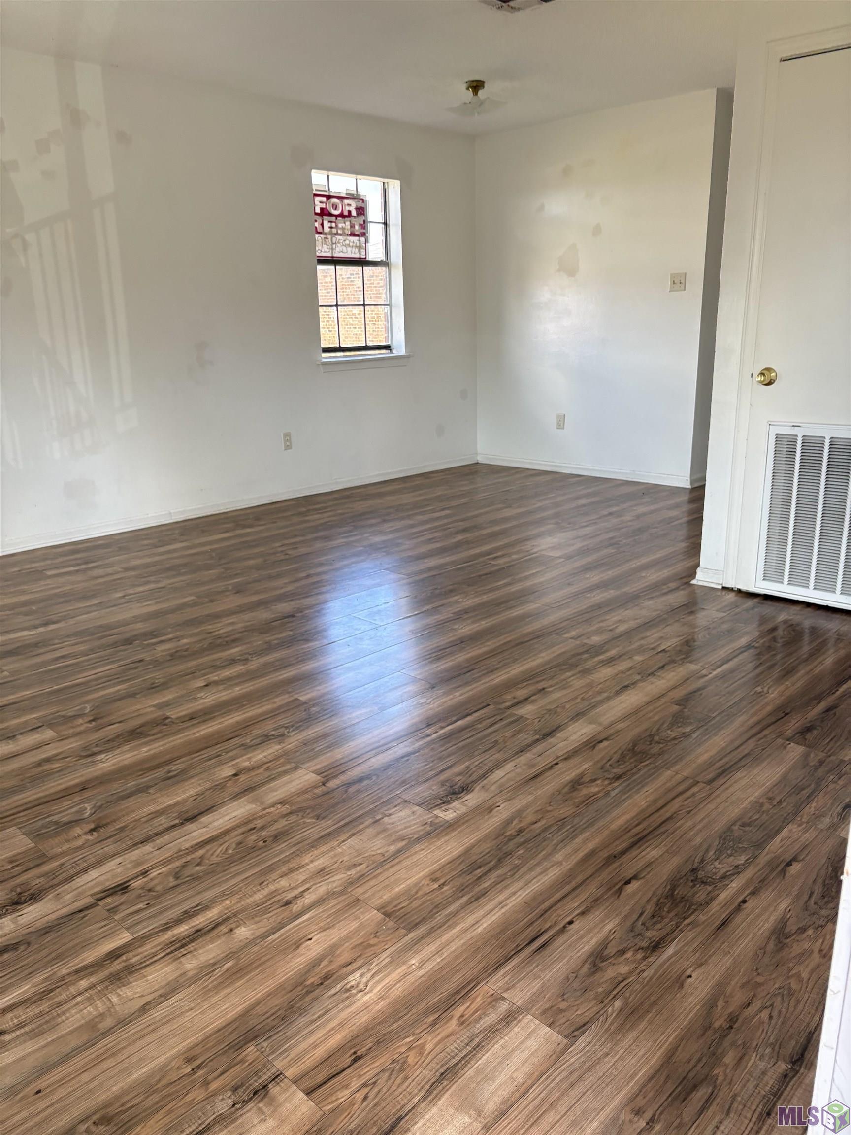 203 Larimer Street Lafayette, LA 70506 - Photo 2 of 9 Living Room