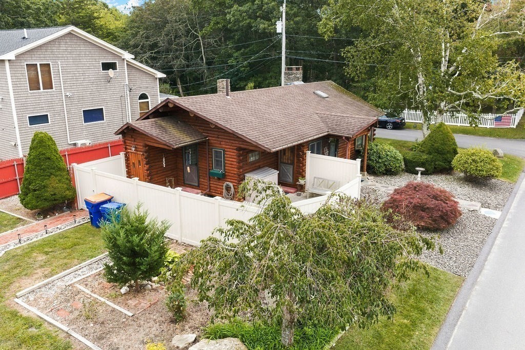 24 Fisherman Road Fairhaven, MA 02719 - Photo 3 of 29 Gallery Image 3