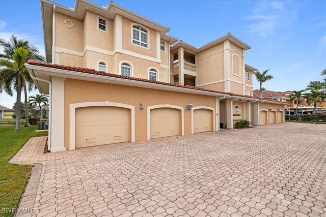 $519,900 | 4610 Southeast 5th Place, Unit 201, Cape Coral, FL 33904