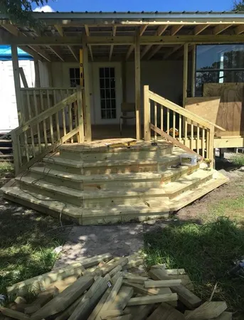 a view of a house with backyard