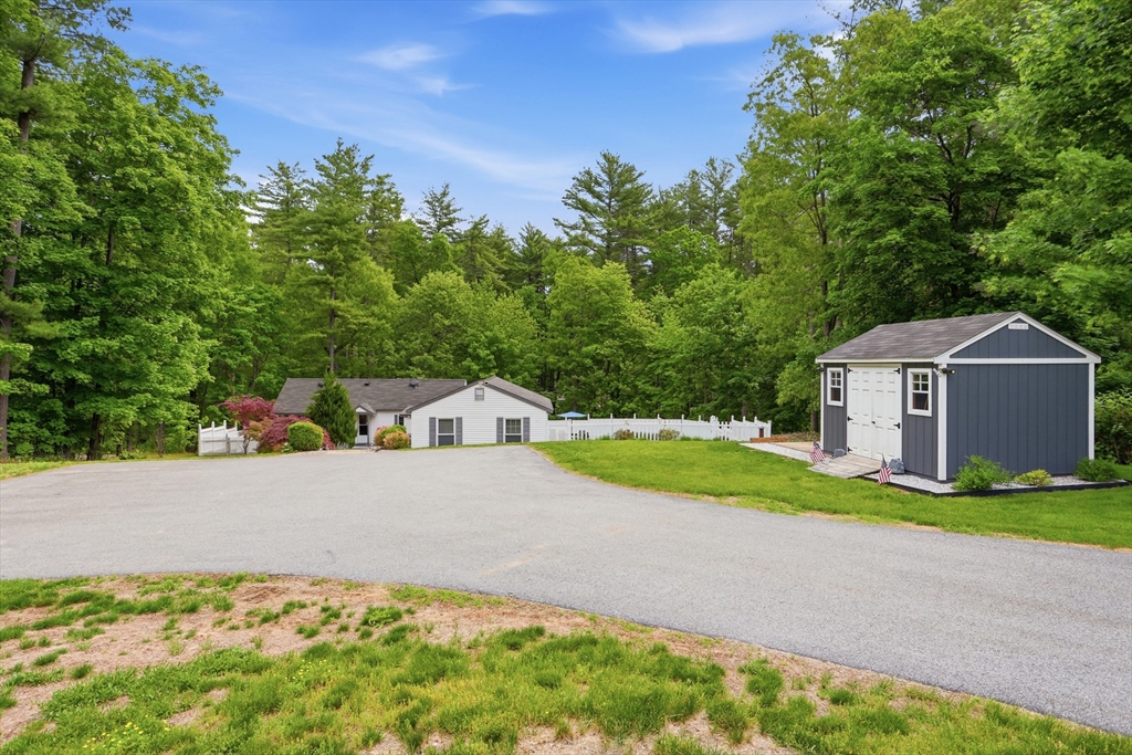 11 Mt Paul Road Tyngsborough, MA 01879 - Photo 5 of 42