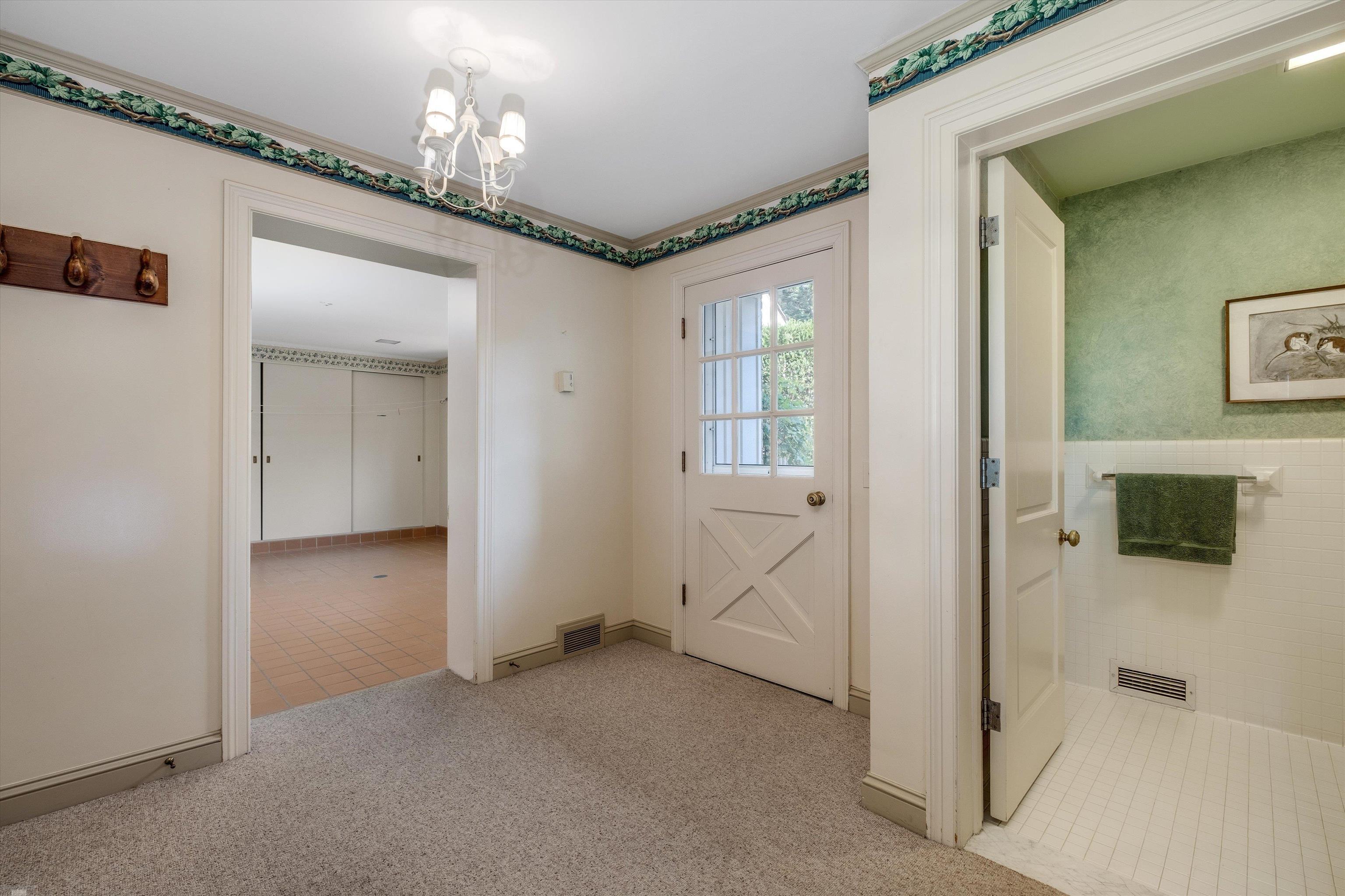 382 Provencal Road Grosse Pointe, MI 48236 - Photo 31 of 95 50155244-6004937c-11f2-4fc2-ab24-8c71e21d971d.JPG