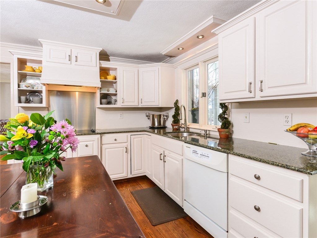28 Cook Road Cumberland, RI 02864 - Photo 12 of 38