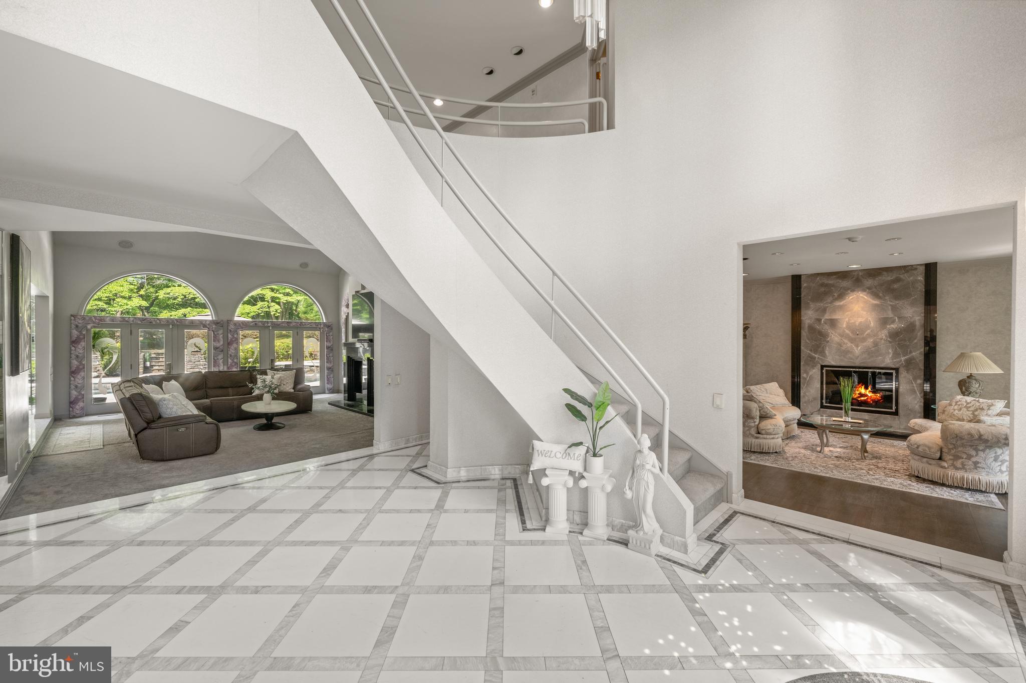 46 Sleepy Hollow Drive Newtown Square, PA 19073 - Photo 4 of 63 Grand staircase