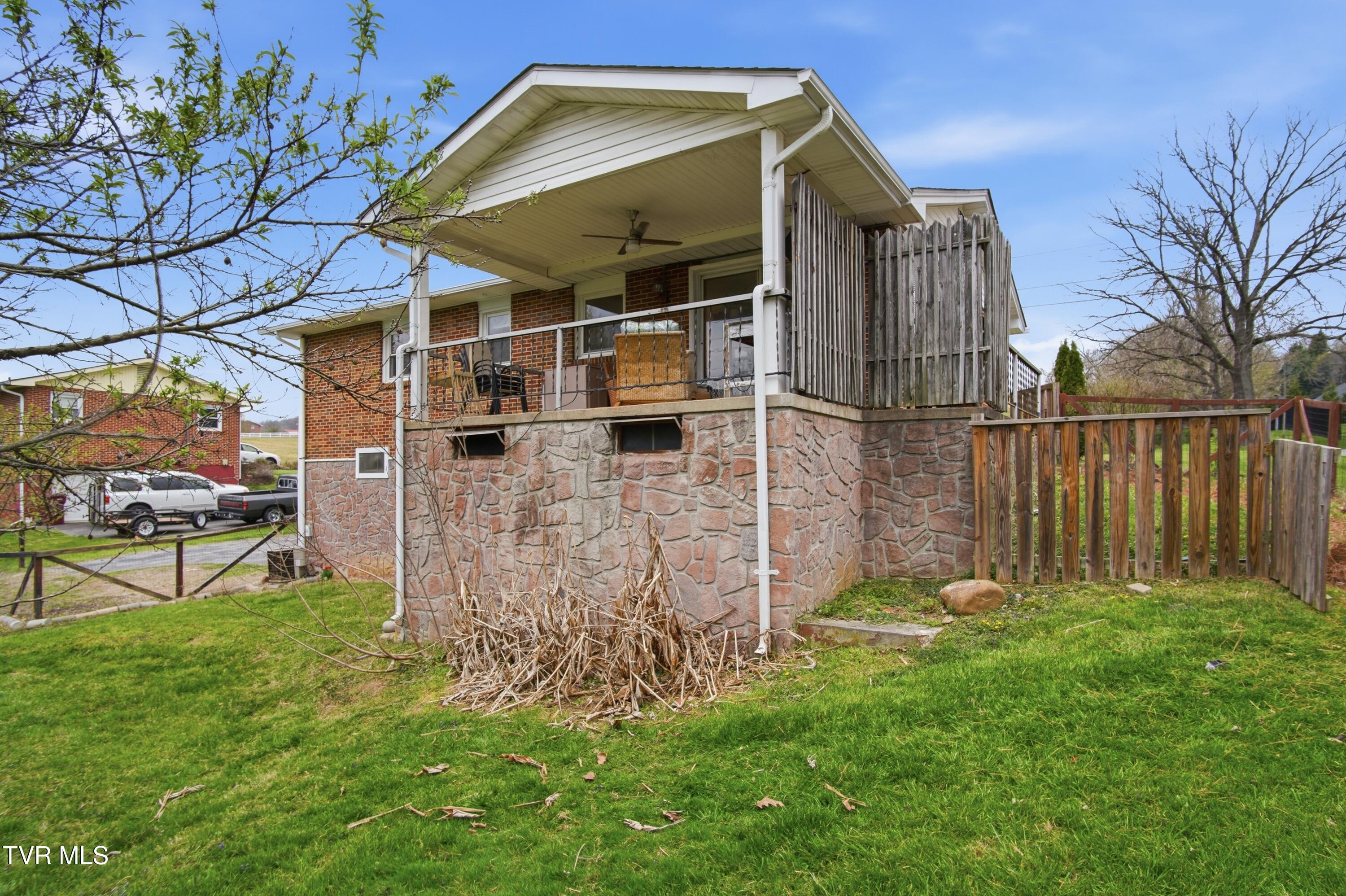 926 East Mountain View Road Johnson City, TN 37601 - Photo 28 of 33 DSC09874