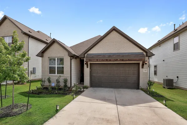 $2,300 | 308 Palo Brea Loop, Hutto, TX 78634