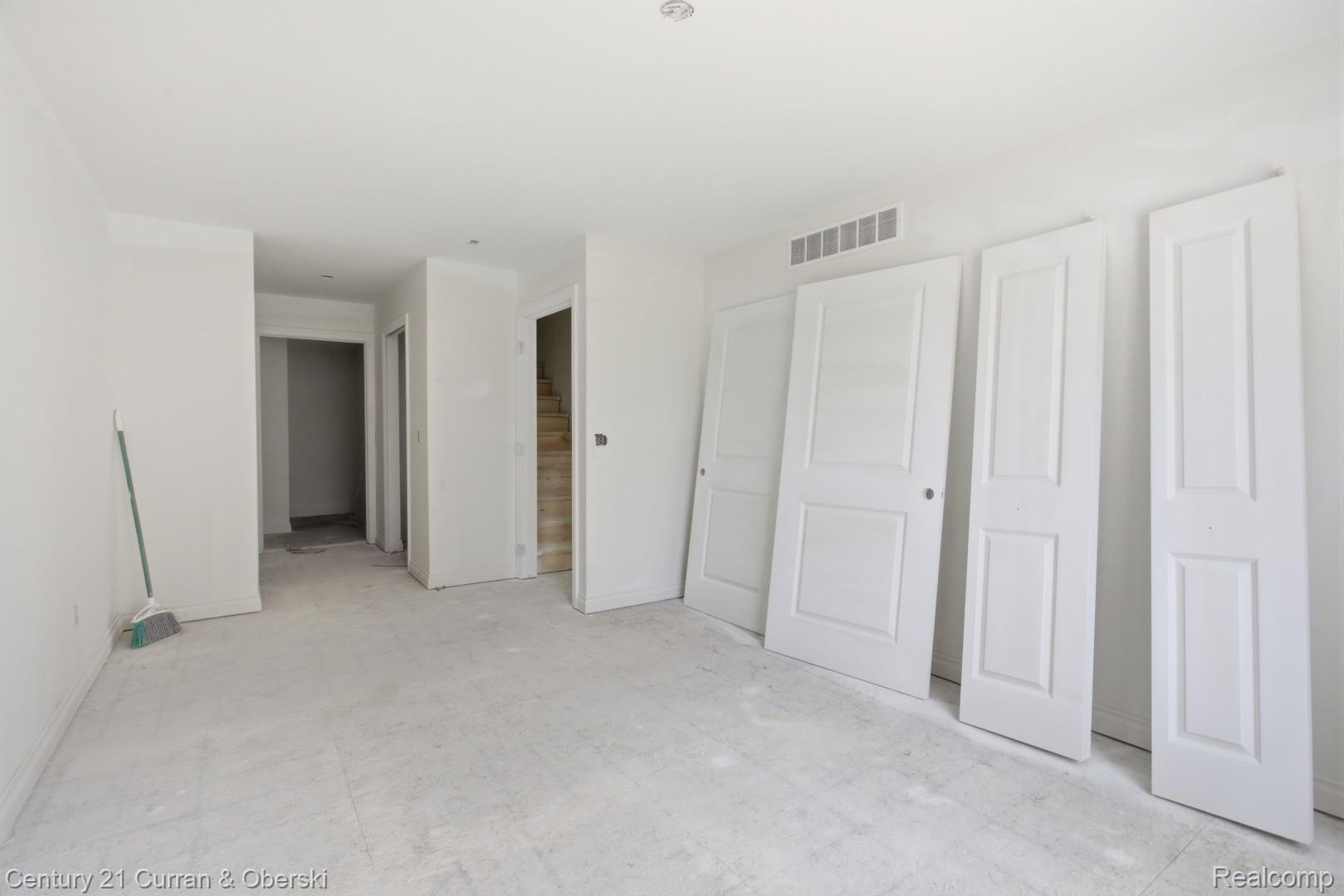823 Nelson's Ridge Drive, Unit 13 Howell, MI 48843 - Photo 26 of 30 244A8573.jpg
