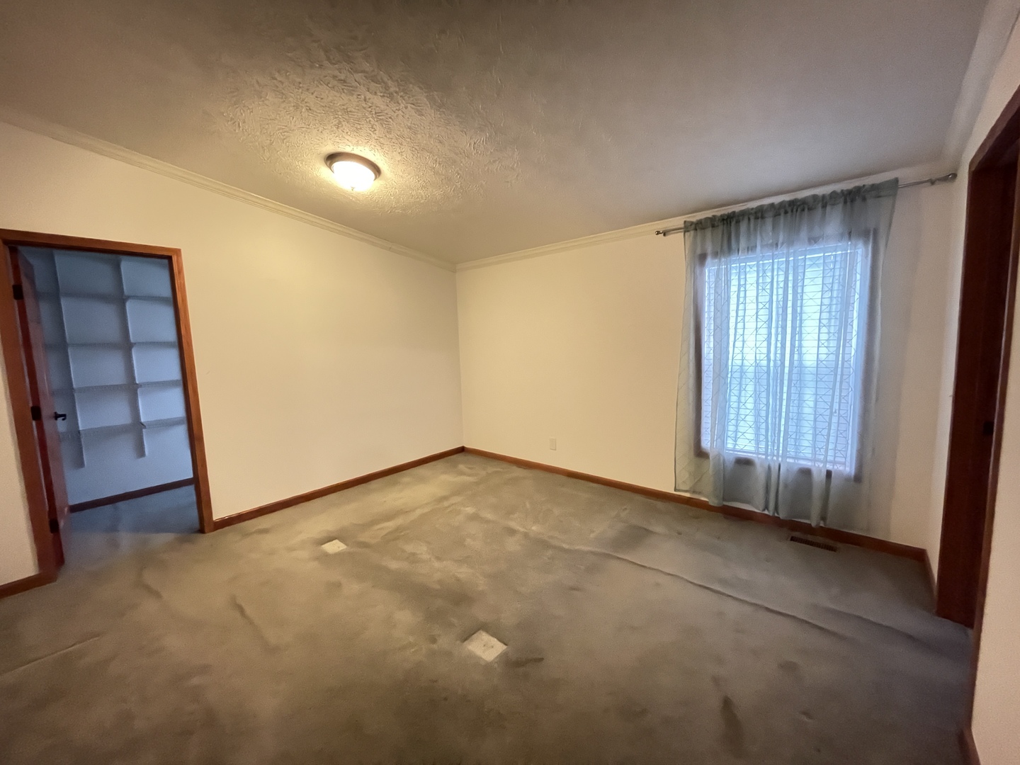 67 Crocus Lane Matteson, IL 60443 - Photo 16 of 30 an empty room with windows