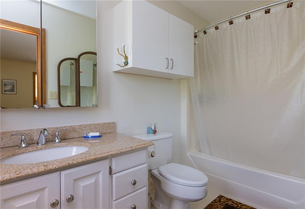 8 Berry Road Scarborough, ME 04074 - Photo 16 of 31 Master Bath