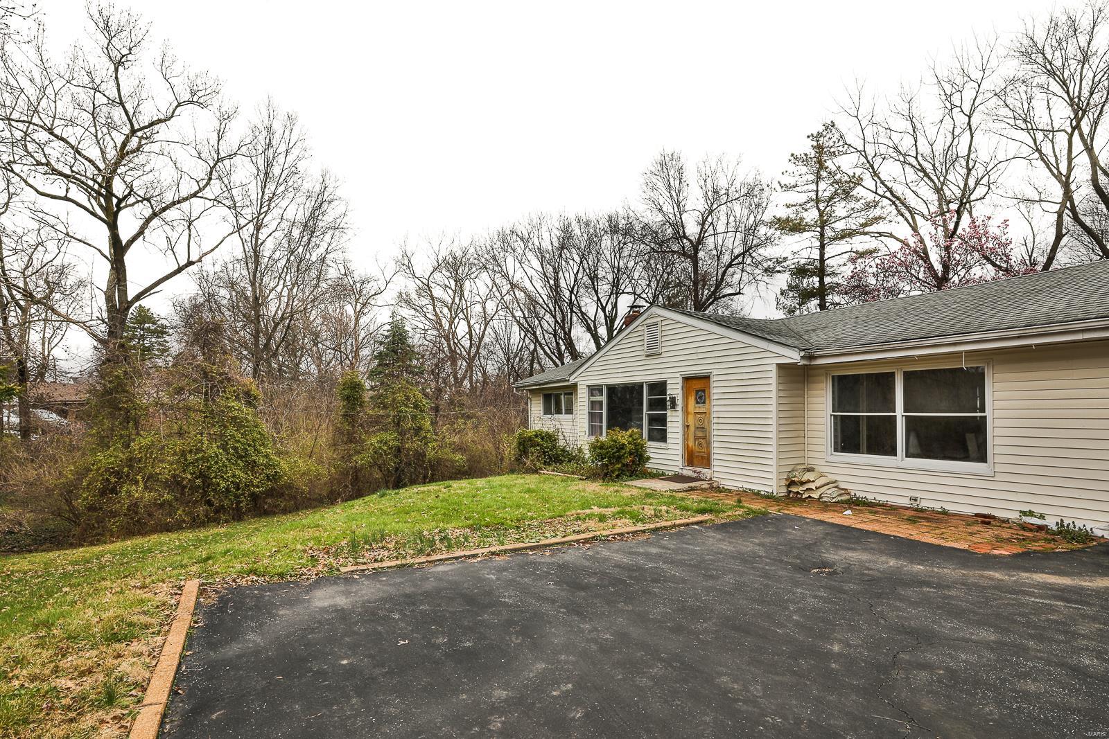 952 Schulte Road St. Louis, MO 63146 - Photo 3 of 18 Gallery Image 3