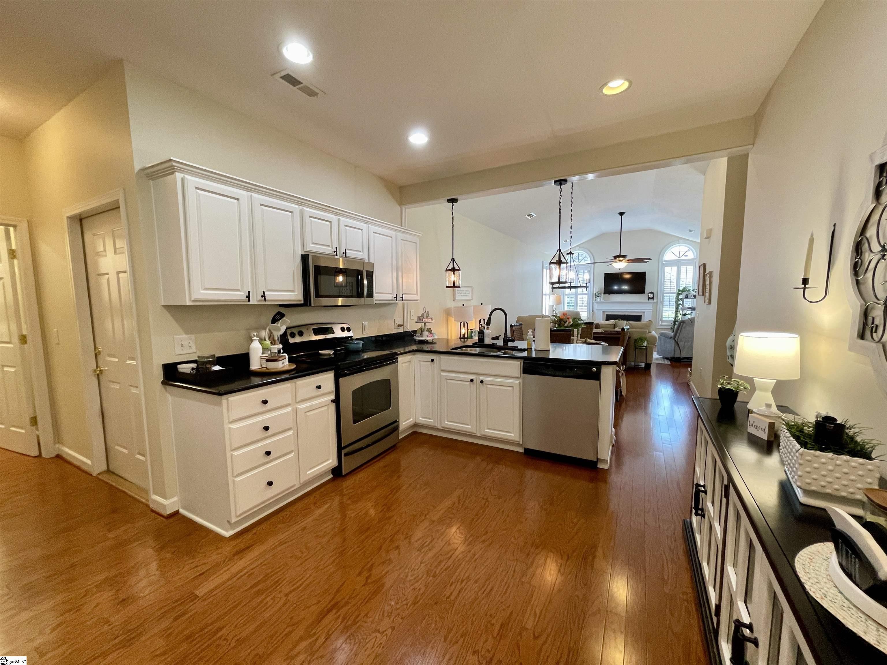 81 Fudora Circle Simpsonville, SC 29681 - Photo 10 of 34