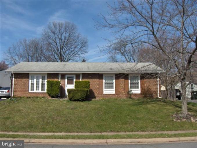 109 Johnson Road Sterling, VA 20164 - Photo 1 of 12 Exterior (Main)