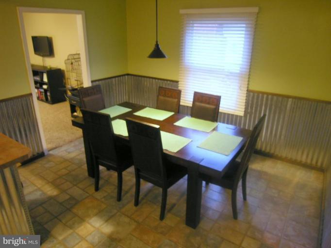 109 Johnson Road Sterling, VA 20164 - Photo 4 of 12 Breakfast Area