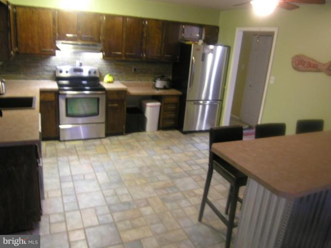 109 Johnson Road Sterling, VA 20164 - Photo 6 of 12 Kitchen #2