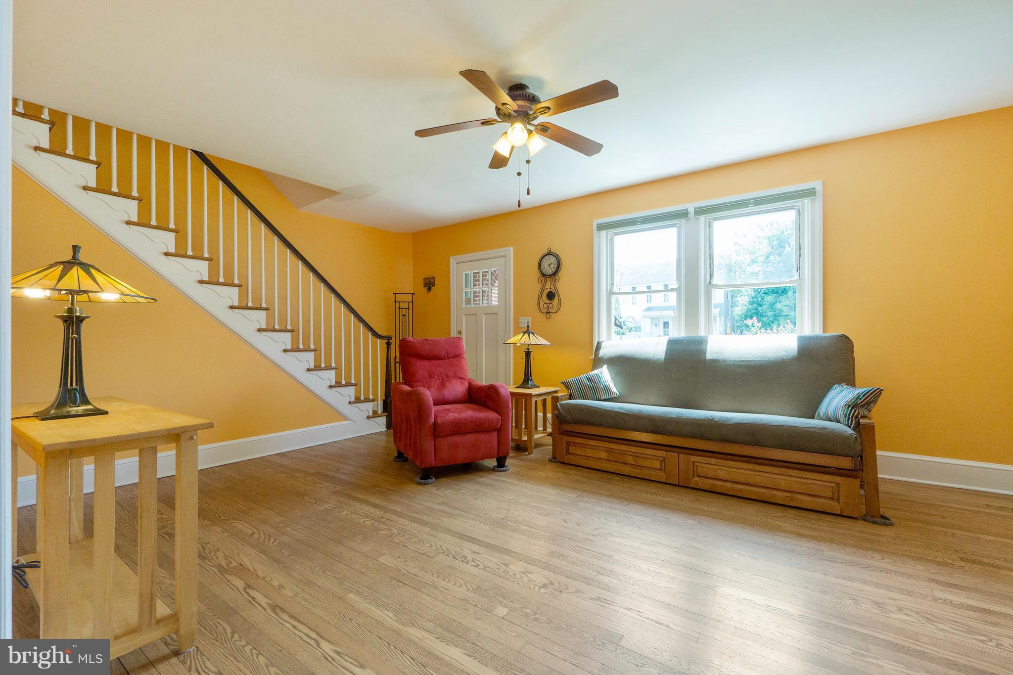 1019 Elm Ridge Avenue Baltimore, MD 21229 - Photo 22 of 30 Living Room