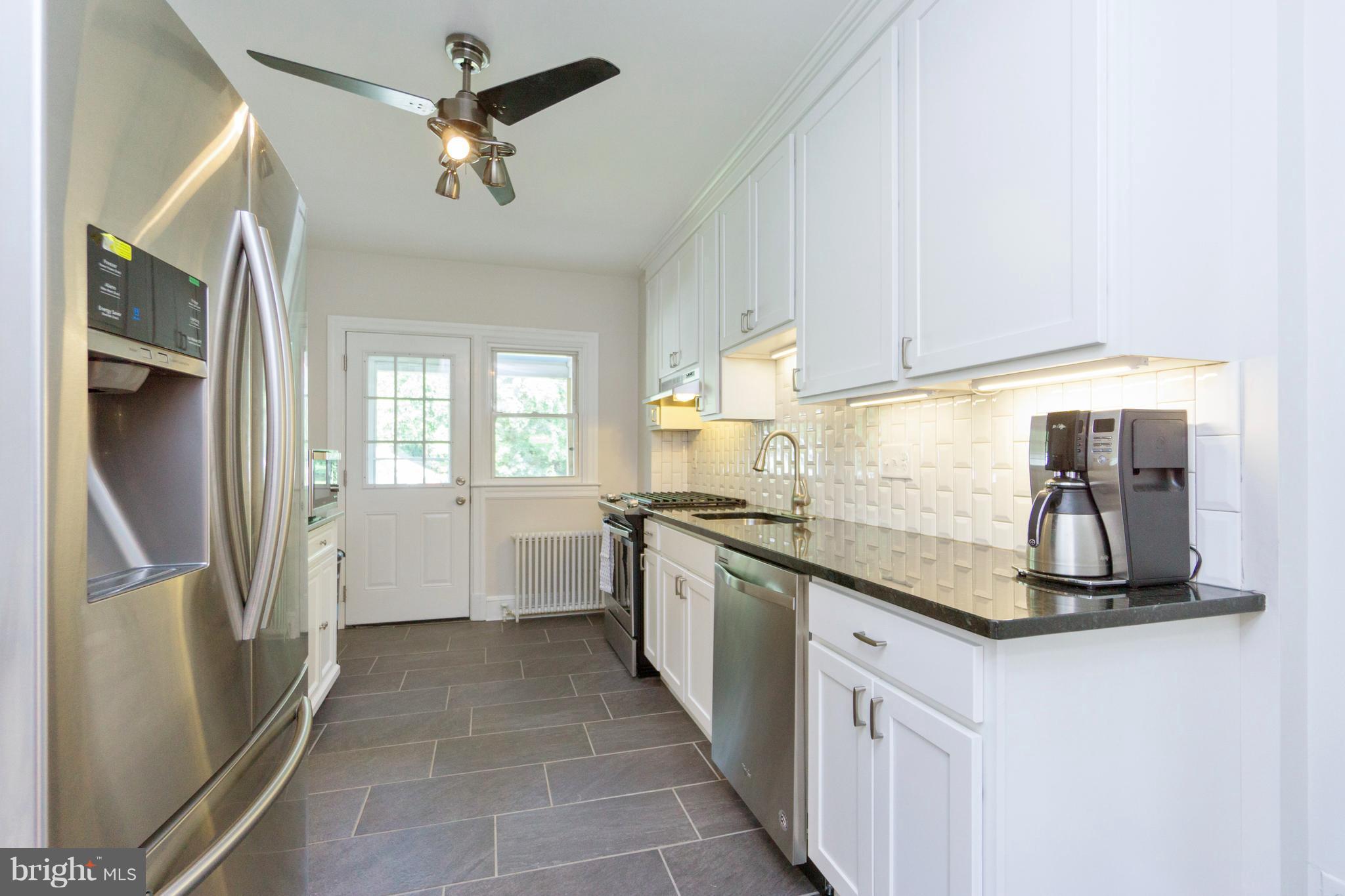 1019 Elm Ridge Avenue Baltimore, MD 21229 - Photo 25 of 30 Kitchen