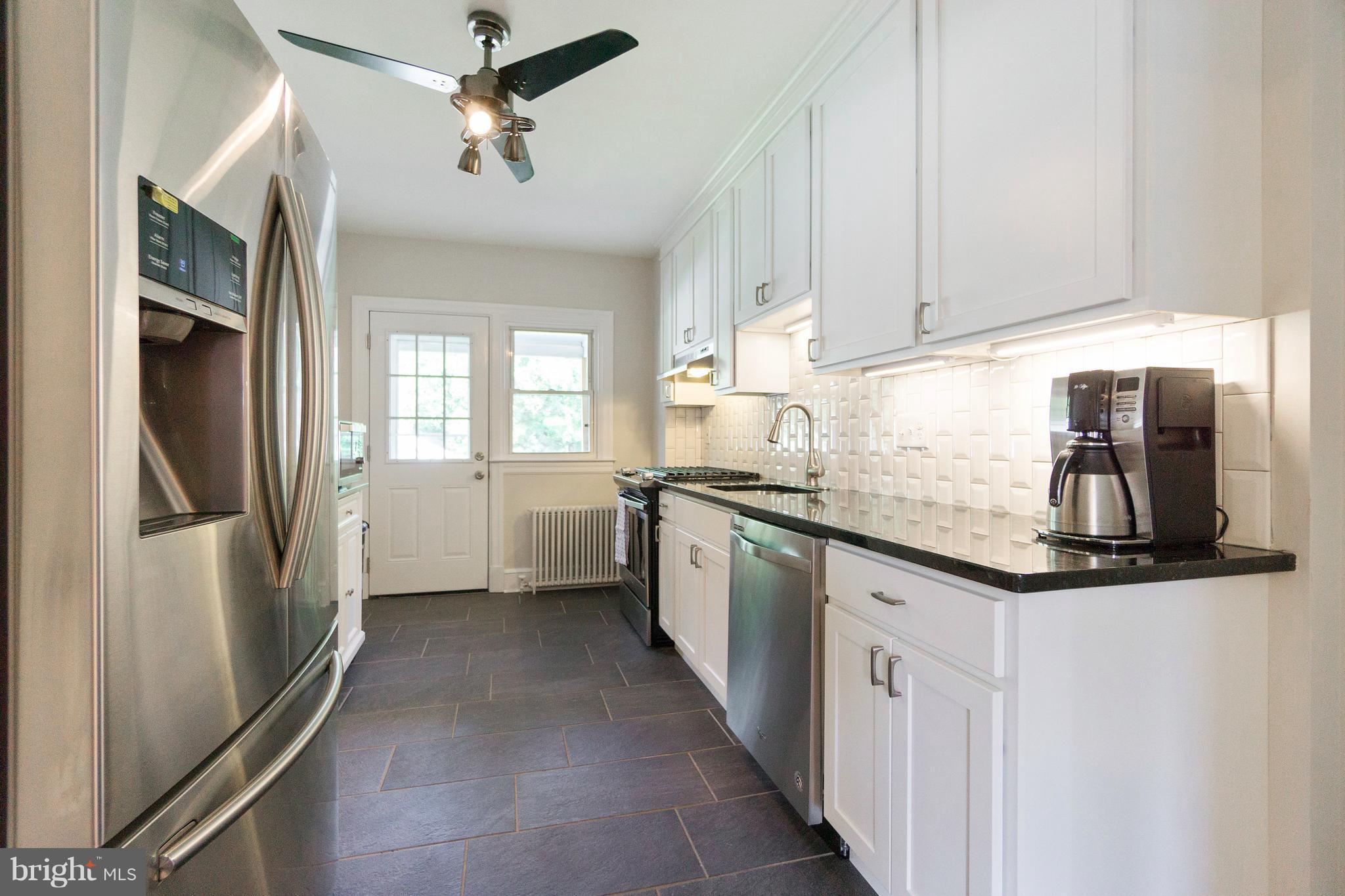 1019 Elm Ridge Avenue Baltimore, MD 21229 - Photo 26 of 30 Kitchen