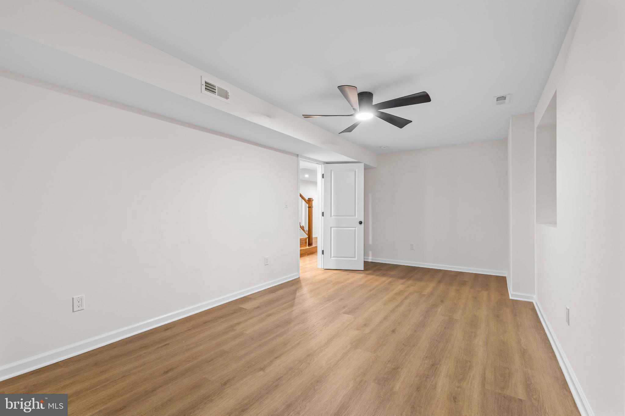 1031 Old Bay Ridge Road Annapolis, MD 21403 - Photo 33 of 48 Spacious, airy room with modern finishes.