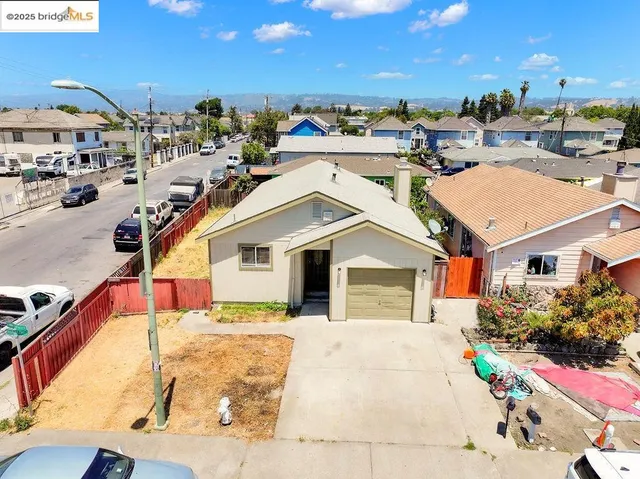 $560,000 | 10500 Creekside Circle, Oakland, CA 94603