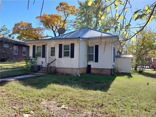 $95,000 | 105 West 4th Street, Stover, MO 65078
