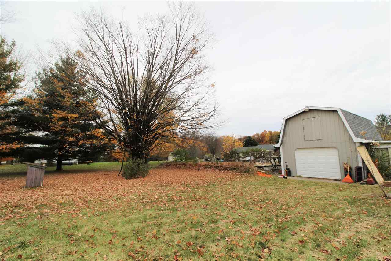 10448 Lake Road Montrose, MI 48457 - Photo 13 of 17