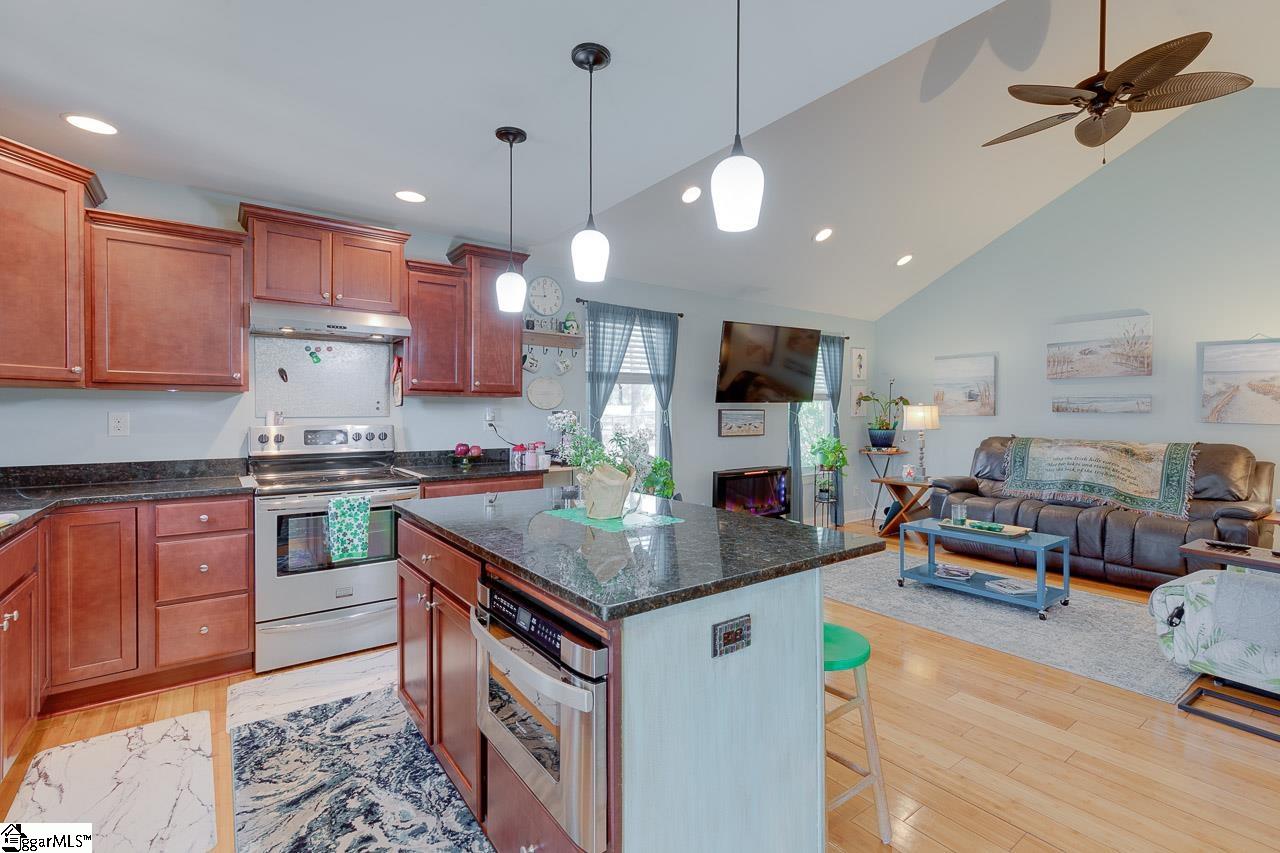 1031 Pearson Town Road Moore, SC 29369 - Photo 13 of 36 Gallery Image 13