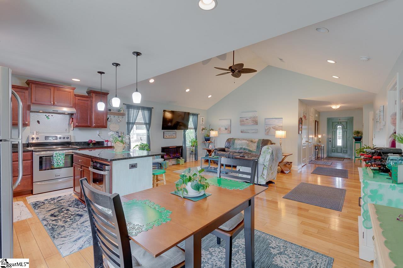 1031 Pearson Town Road Moore, SC 29369 - Photo 14 of 36 Gallery Image 14