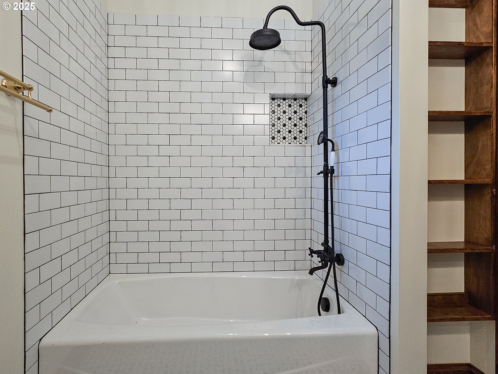 4725 Northeast 22nd Avenue Portland, OR 97211 - Photo 39 of 46 a bathroom with a bathtub