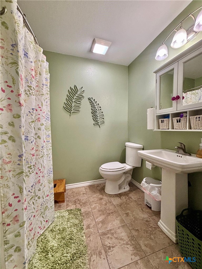 509 Seakist Road Port Lavaca, TX 77979 - Photo 42 of 48 Barndo hall bath