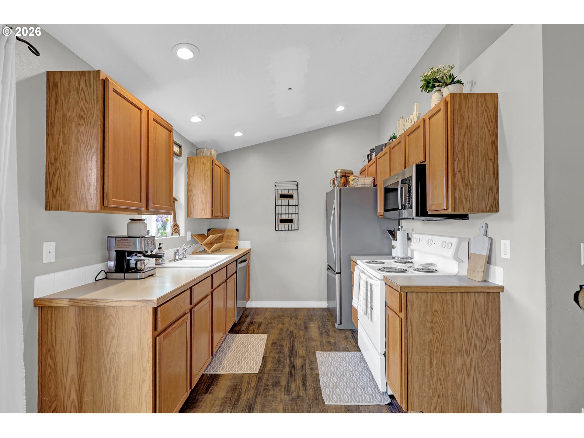 3938 Douglas Drive Springfield, OR 97478 - Photo 14 of 44