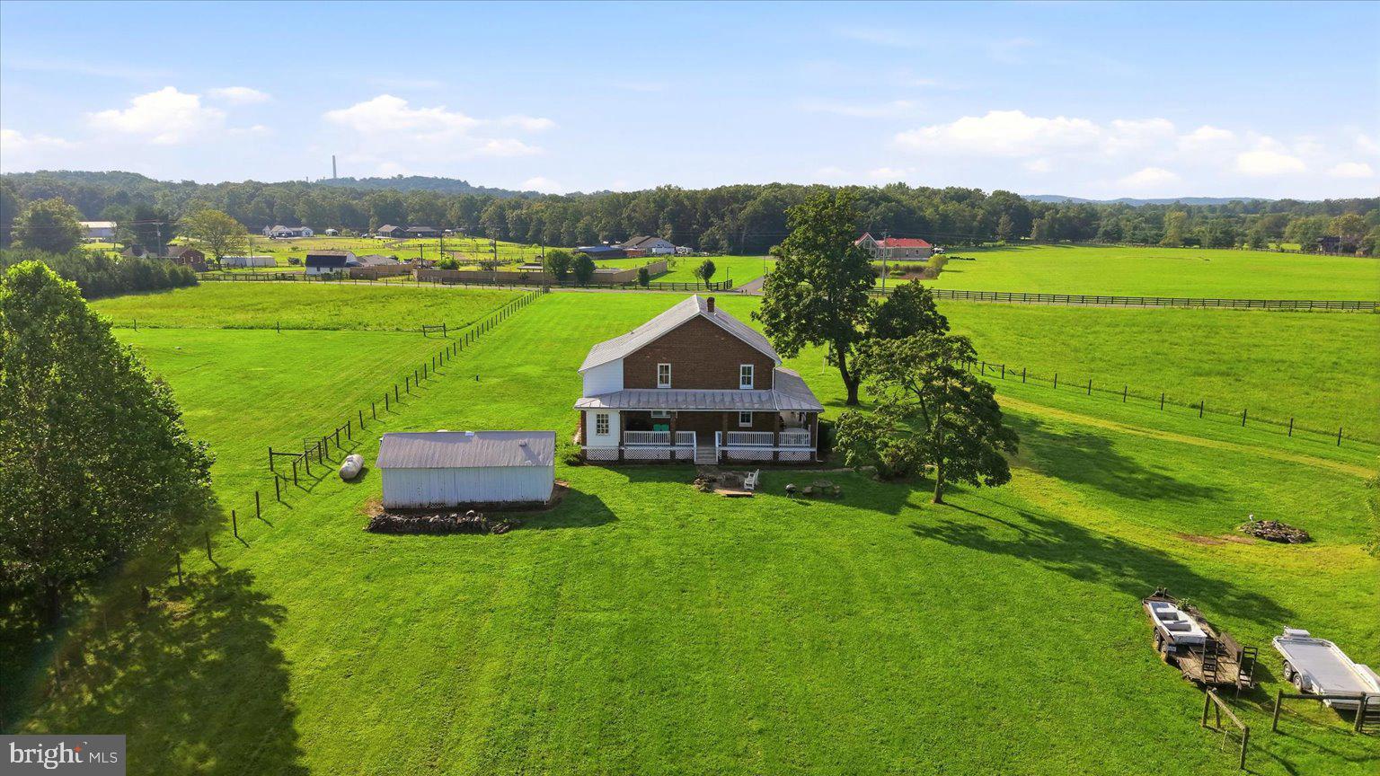 43086 Lucketts Road Leesburg, VA 20176 - Photo 4 of 28 Gallery Image 4