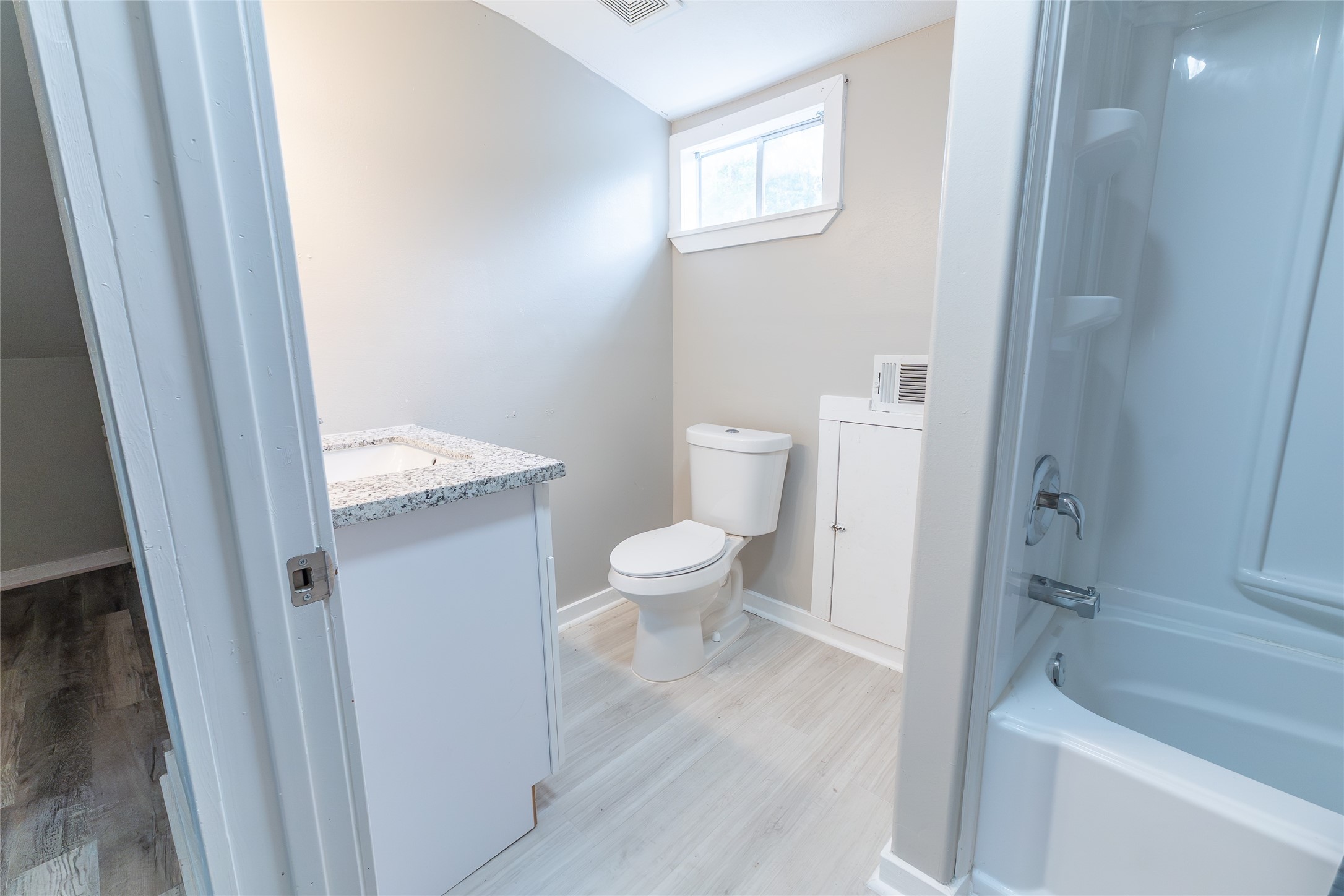 2118 Rolling Hills Road Conroe, TX 77303 - Photo 26 of 39 Bright bathroom features clean finishes and ample storage.