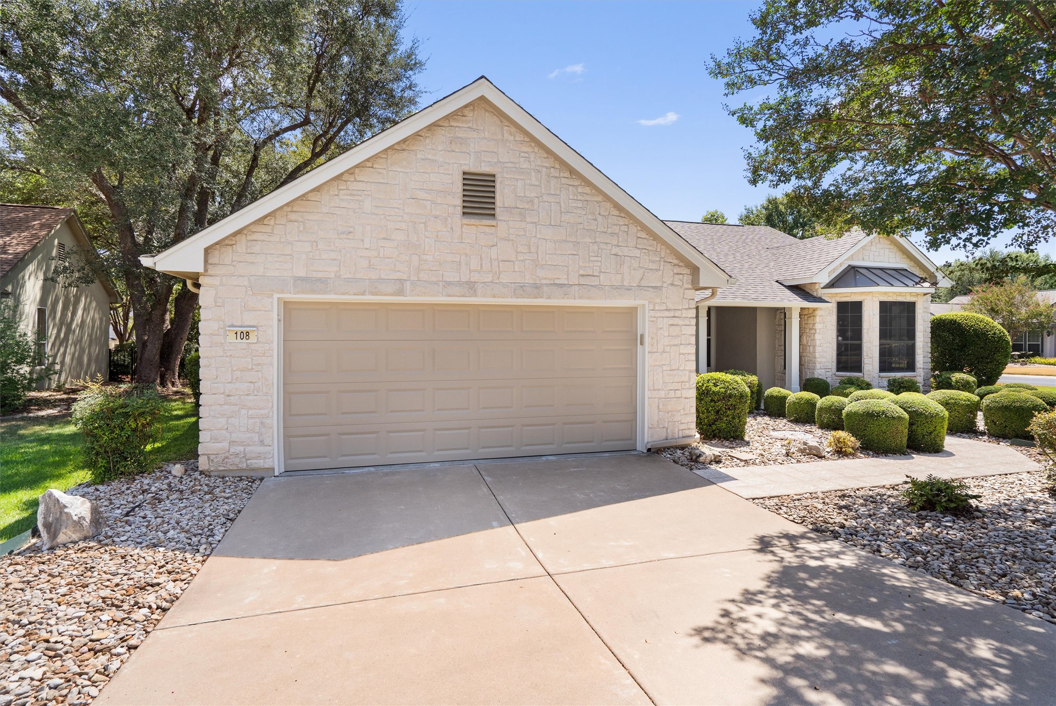 108 Cattle Trail Way Georgetown, TX 78633 - Photo 2 of 40 Nice and Level with no steps.