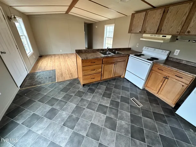 $324,900 | 138 Stanley Valley Road, Rogersville, TN 37857