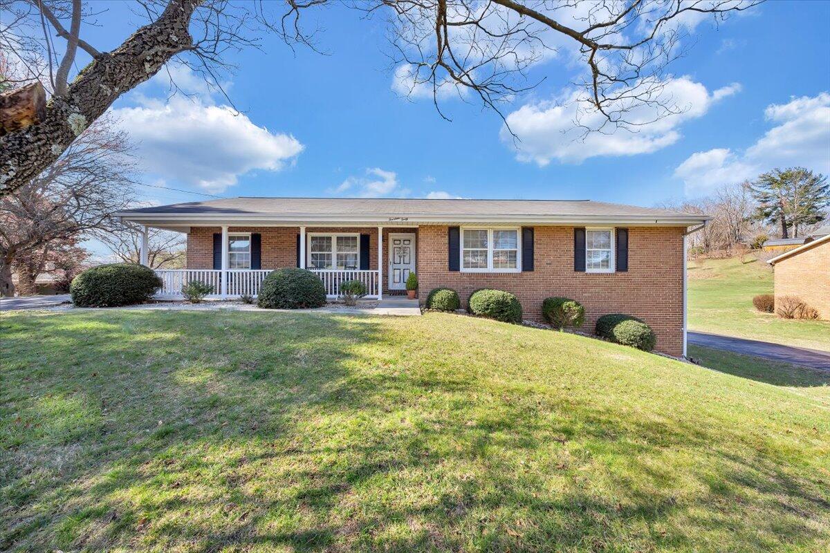 1440 West Ruritan Road Roanoke, VA 24012 - Photo 1 of 40 01-MIB04037